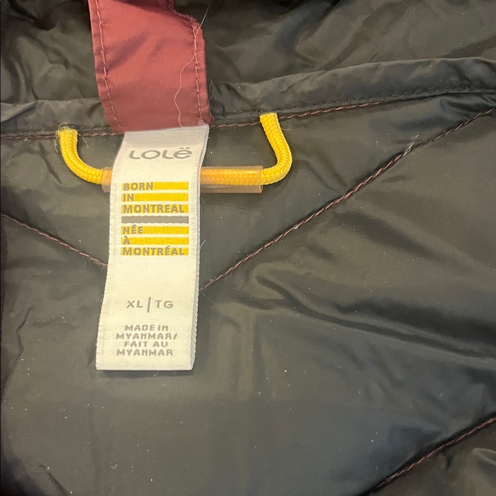 Lole XL Women’s Eggplant/burgundy Down Hooded Vest